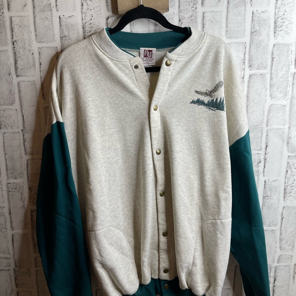 Vintage Art Unlimited sportswear sweater. Button up. Eagle on the back. XXL